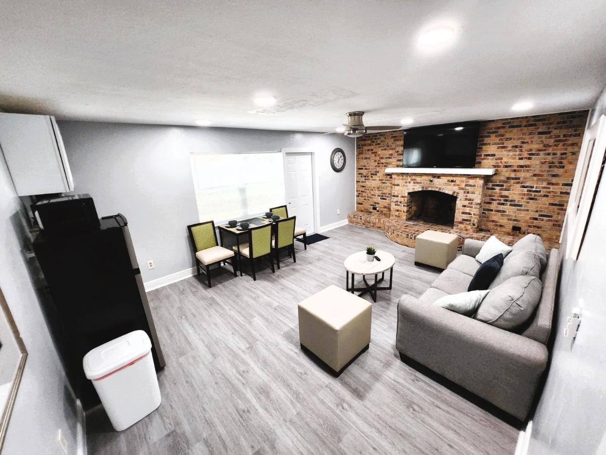 Cheerful Super Suite + 2 Queen + Sofa Bed Minutes From The Airport! Tampa Exterior photo