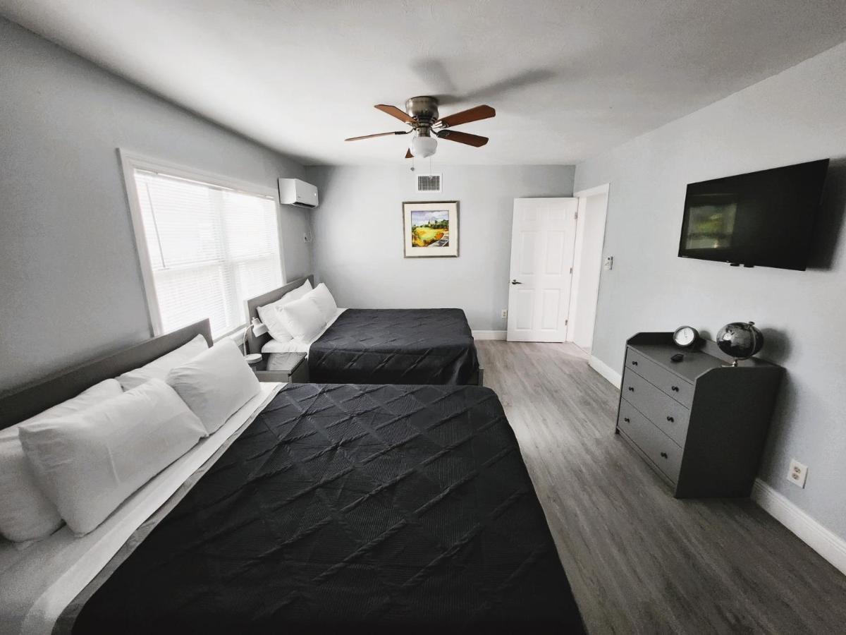 Cheerful Super Suite + 2 Queen + Sofa Bed Minutes From The Airport! Tampa Exterior photo